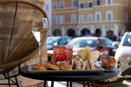 Italian Aperitivo Decoded: The Rules No Tourist Knows